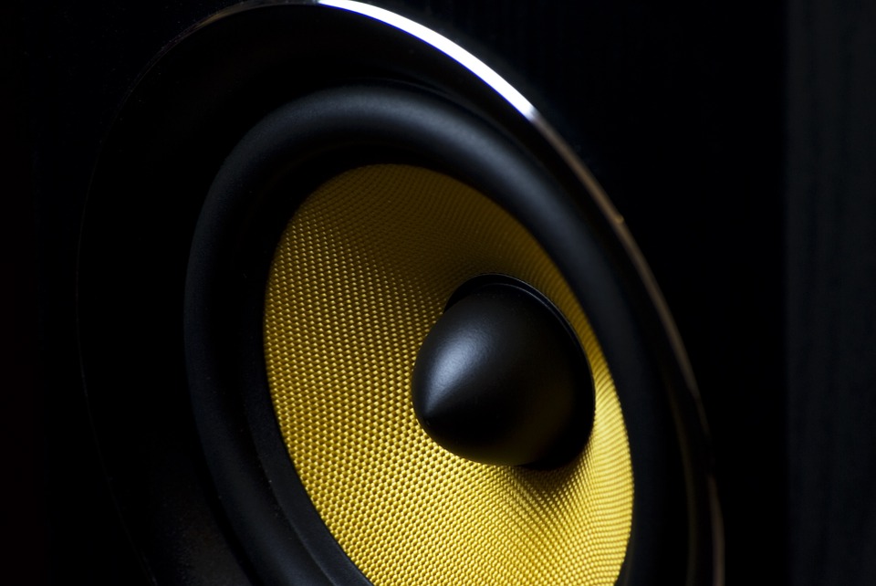 How to set up your speakers, according to professionals